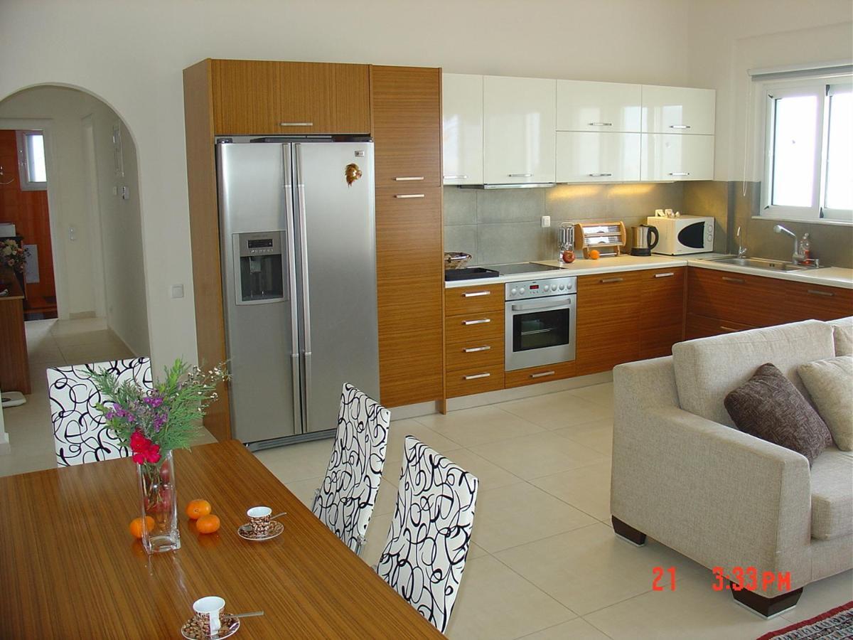 Verga First Floor Apartment المظهر الخارجي الصورة